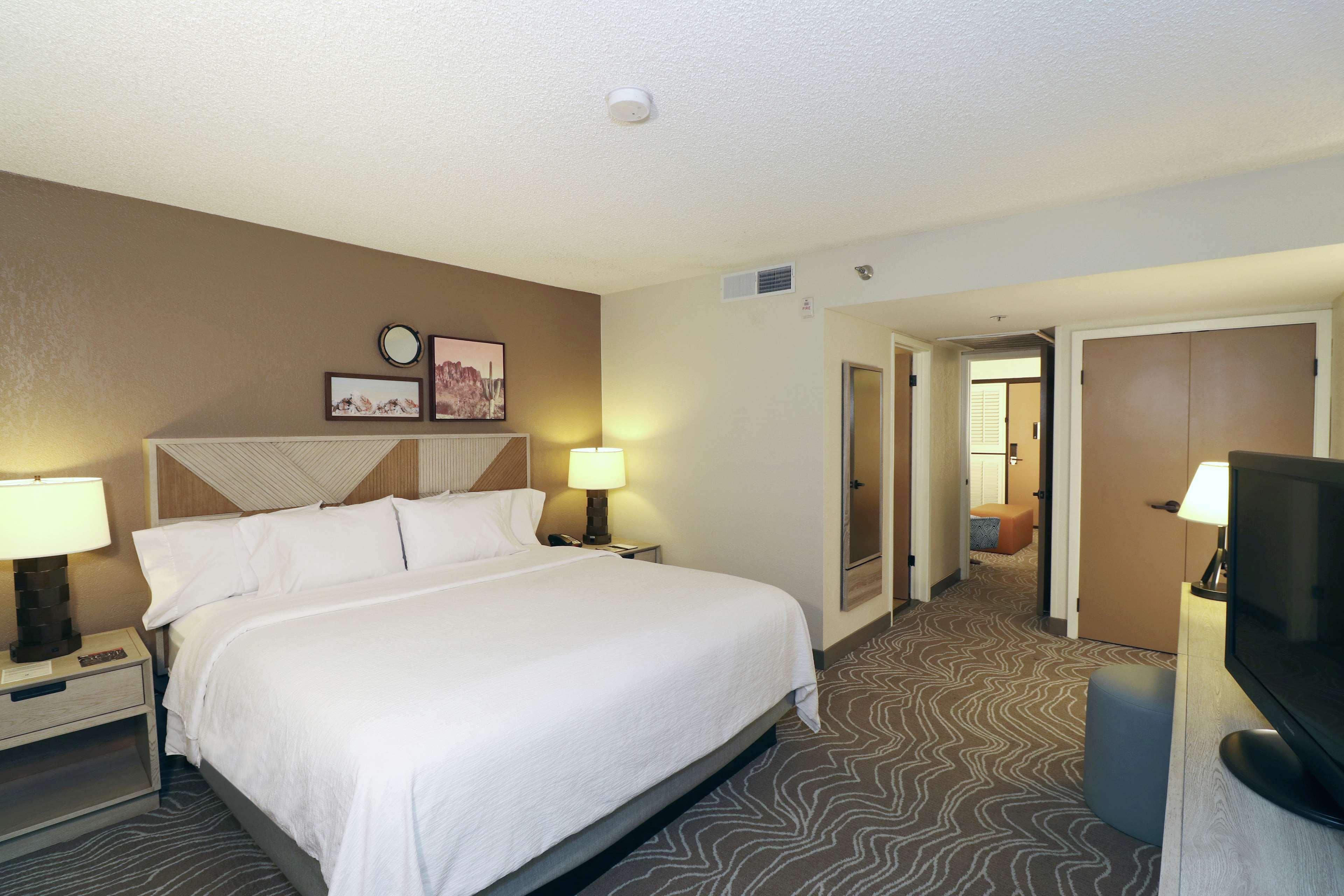 Embassy Suites By Hilton Phoenix Tempe Exterior foto