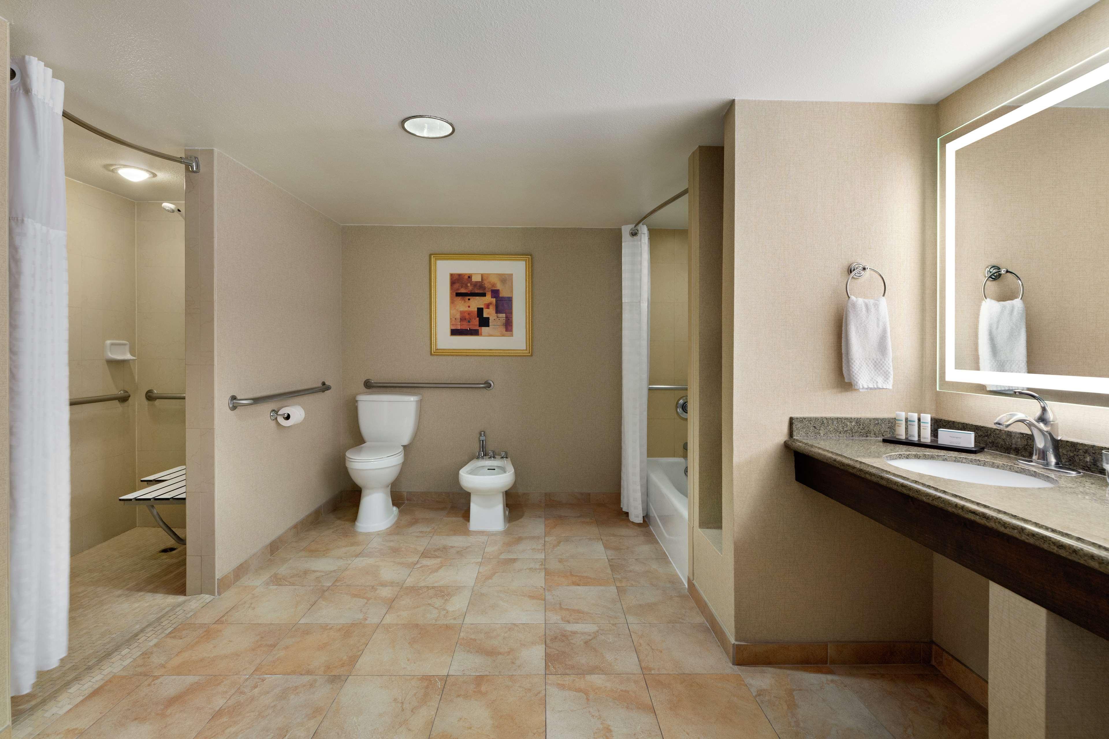 Embassy Suites By Hilton Phoenix Tempe Exterior foto