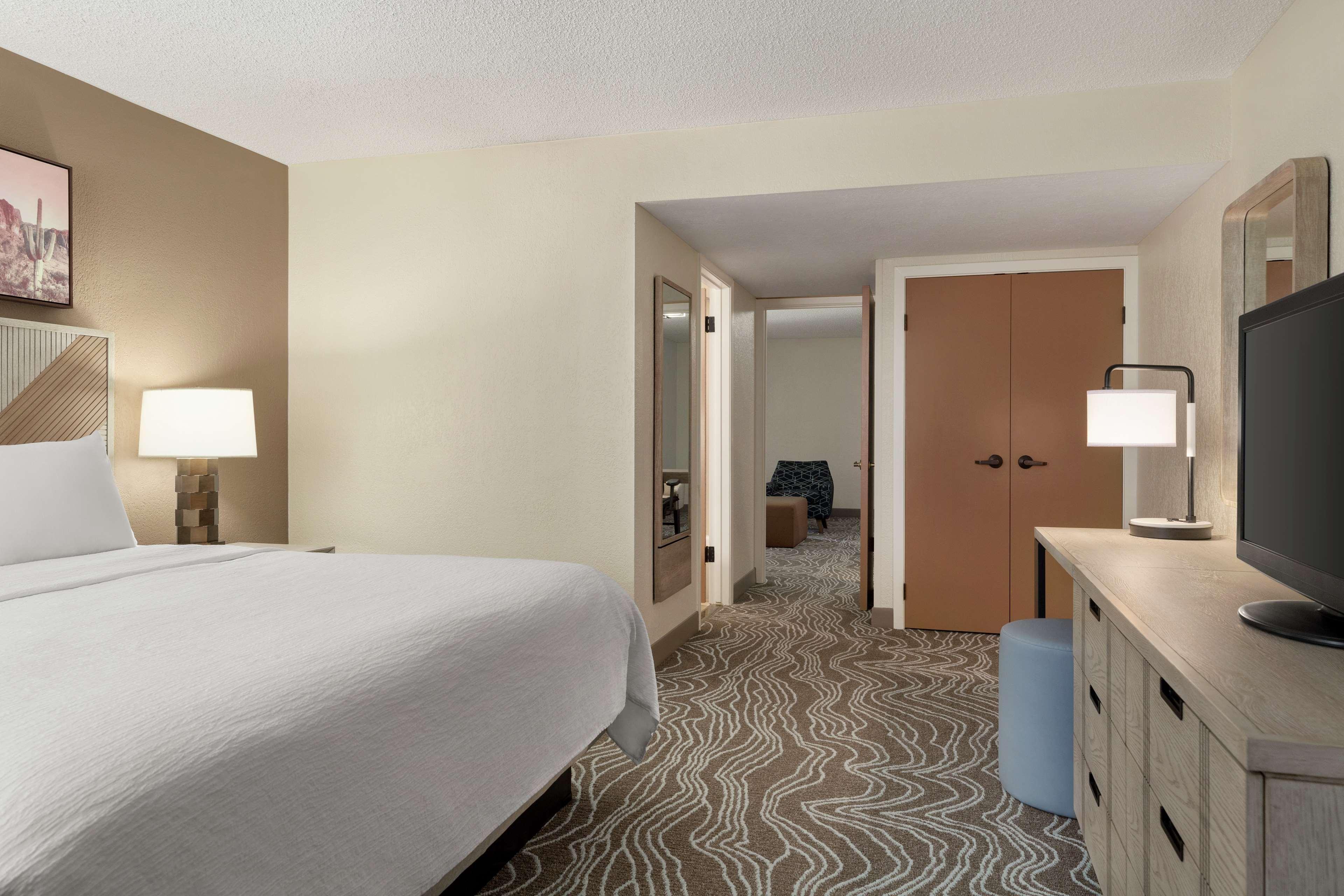 Embassy Suites By Hilton Phoenix Tempe Exterior foto