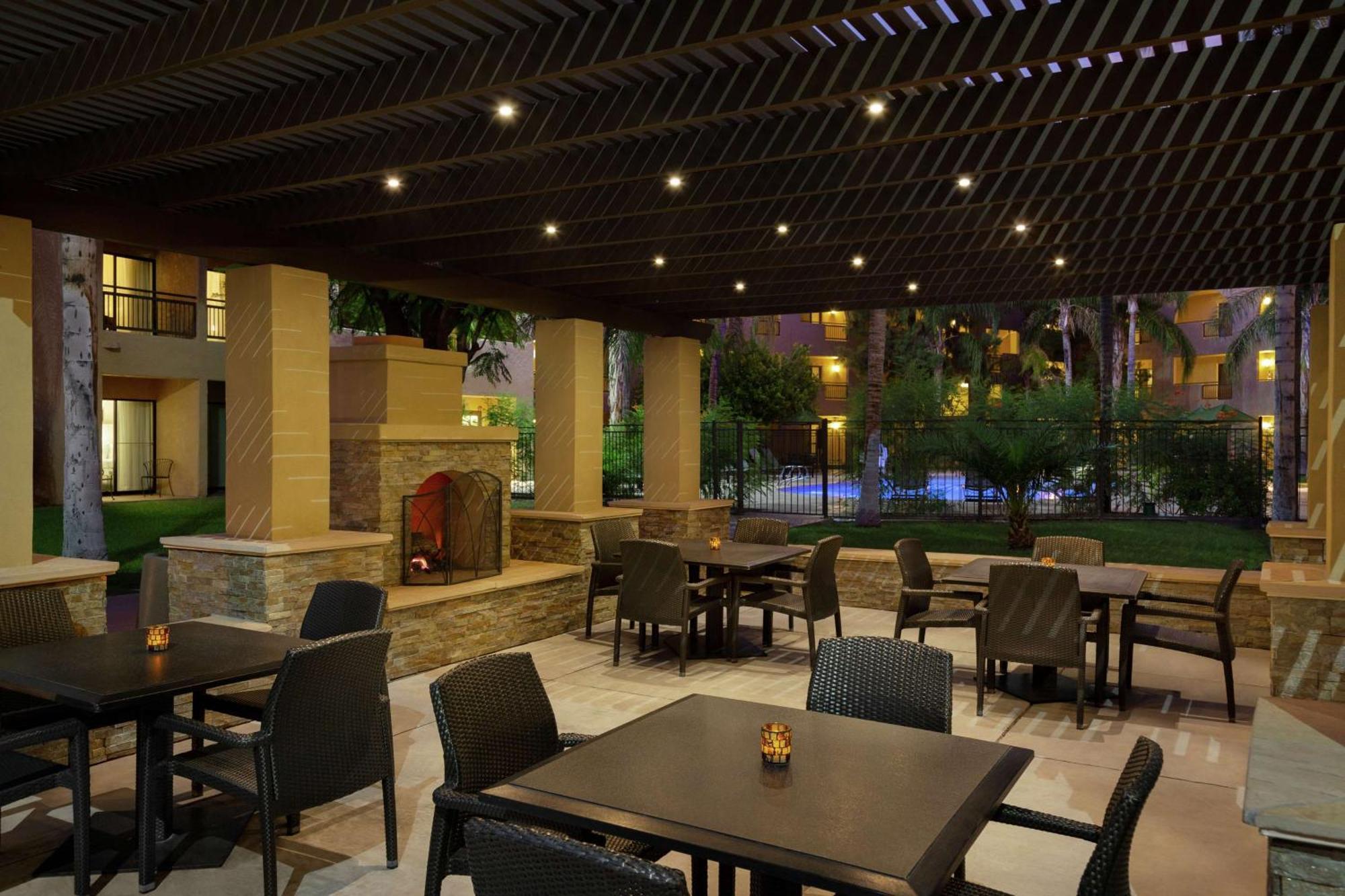 Embassy Suites By Hilton Phoenix Tempe Exterior foto